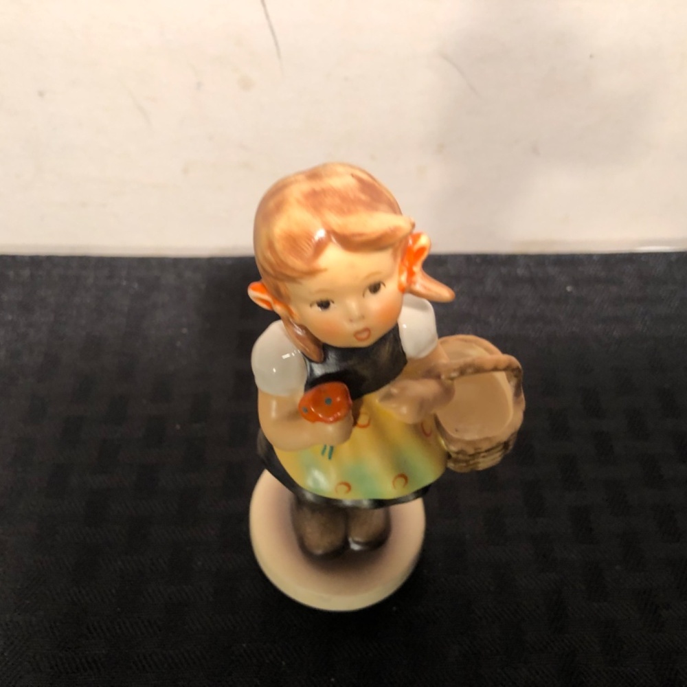 Vintage Goebel Hummel Figurine: Sister - Picture 7 of 11